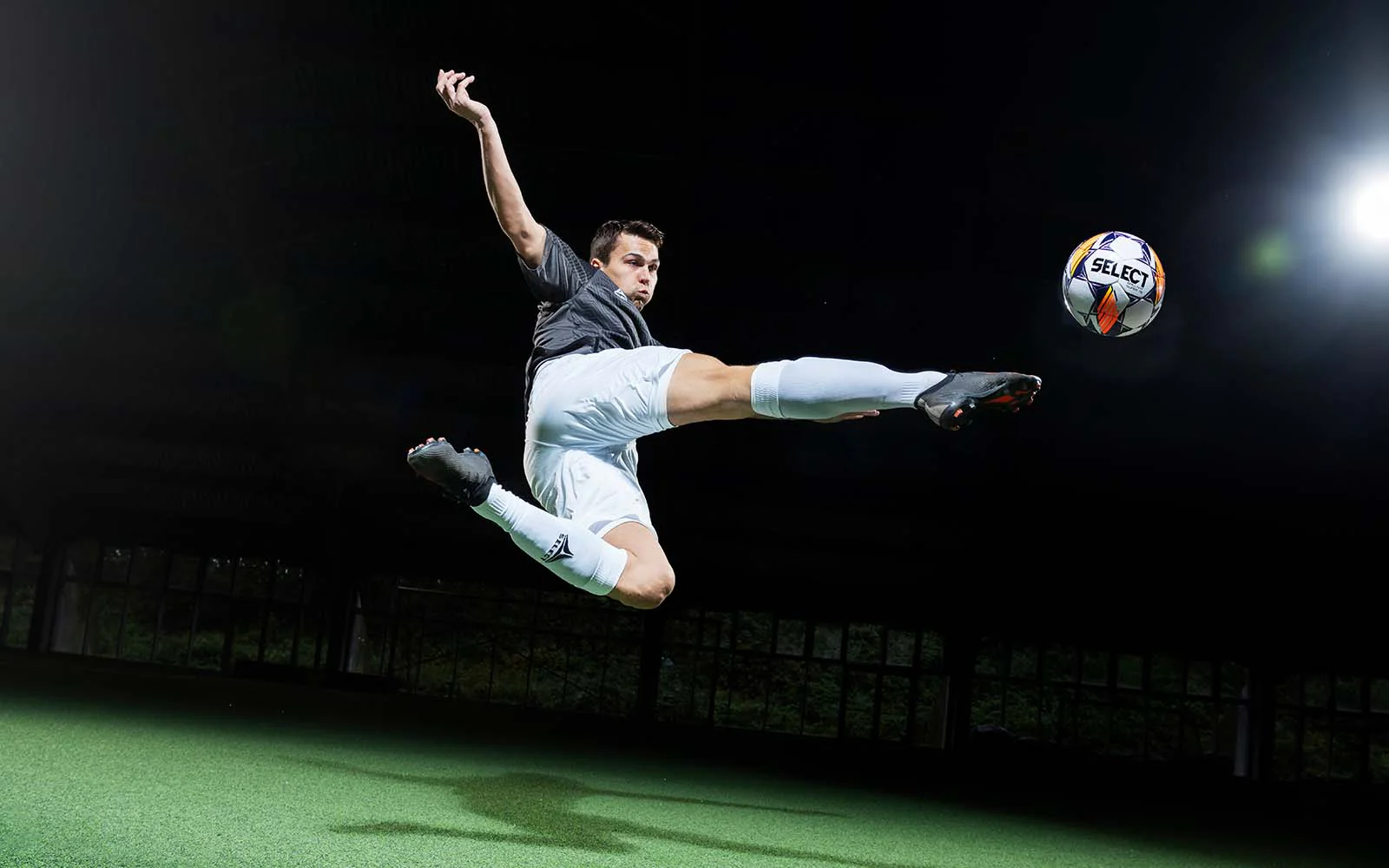 带领球队冲 带领球队冲